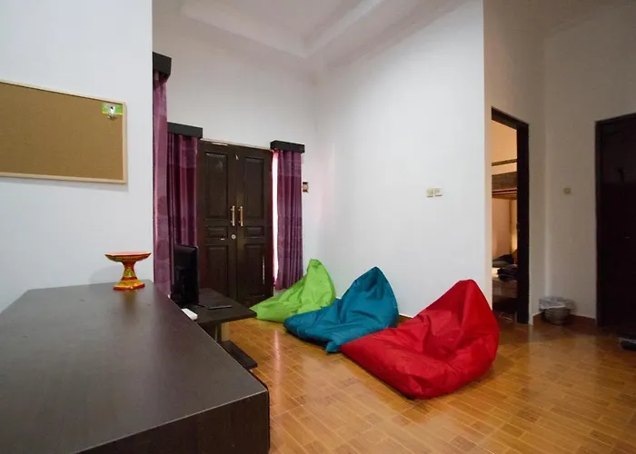 On Athena Hostel Seminyak
