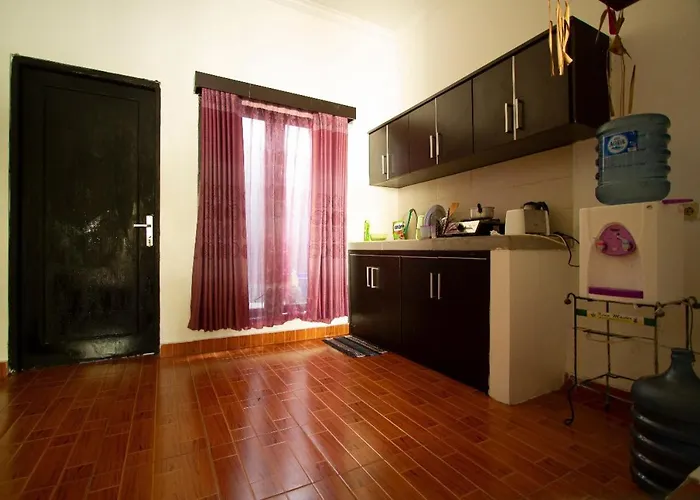 Hostel On Athena